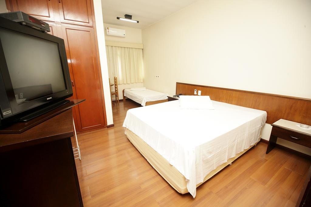 Galatas Central Hotel Patos de Minas Dış mekan fotoğraf